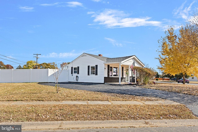 view of front of property