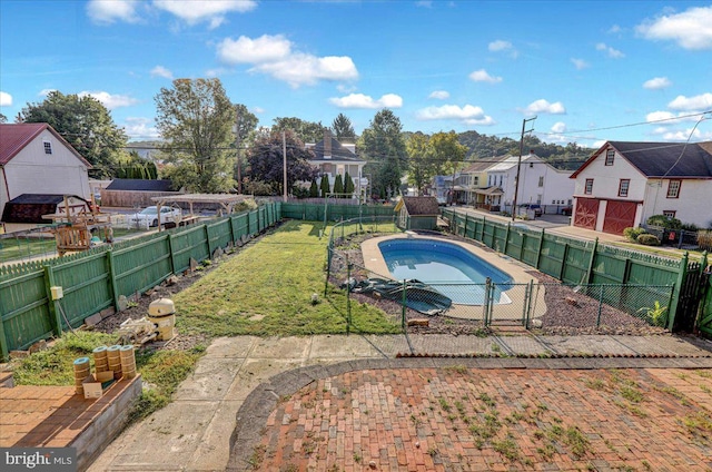 view of swimming pool