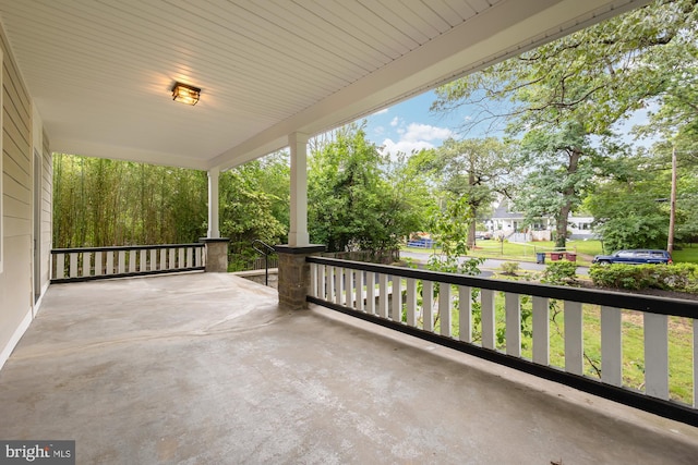 view of patio / terrace with covered porch