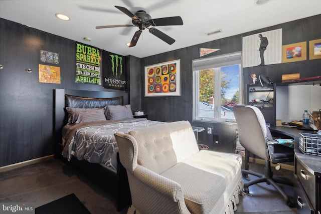 bedroom with ceiling fan