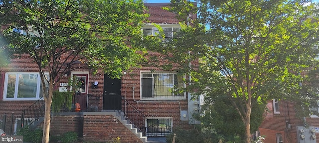 view of front facade