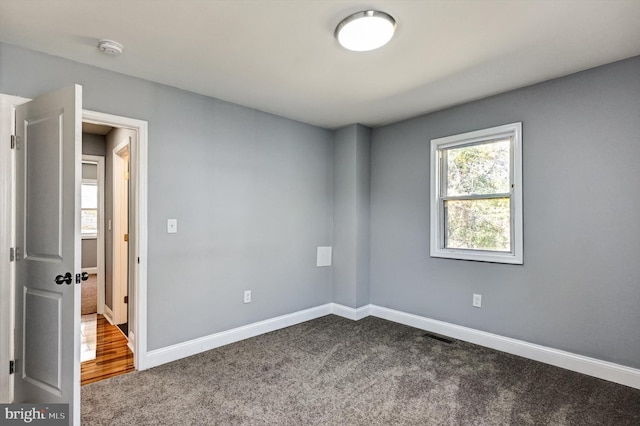 spare room with carpet flooring