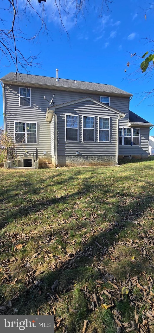 222 Dinwiddie Way, Kearneysville, WV 25430 - rear view of house with a yard