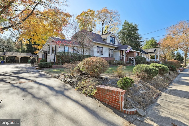 view of front of property