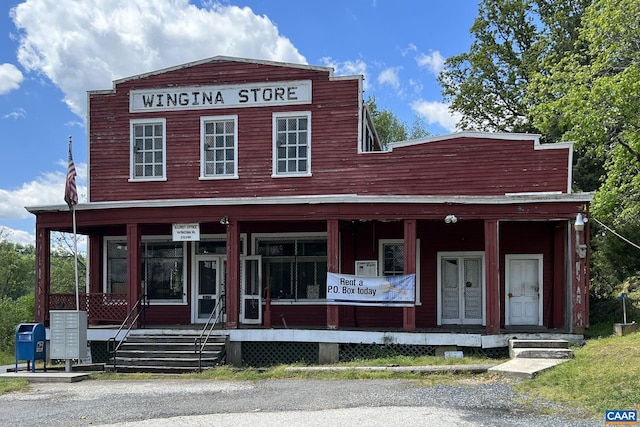 view of front facade featuring covered porch