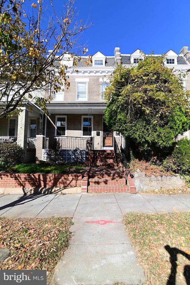 view of front of home with covered porch