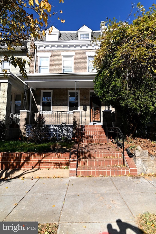 view of front of property with covered porch