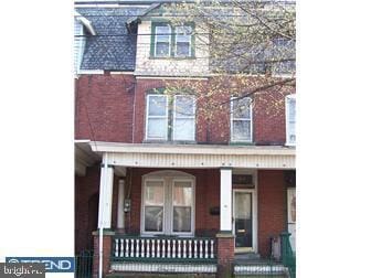 view of front of property featuring a porch