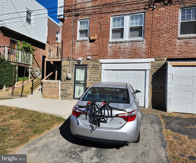 view of front facade with a garage