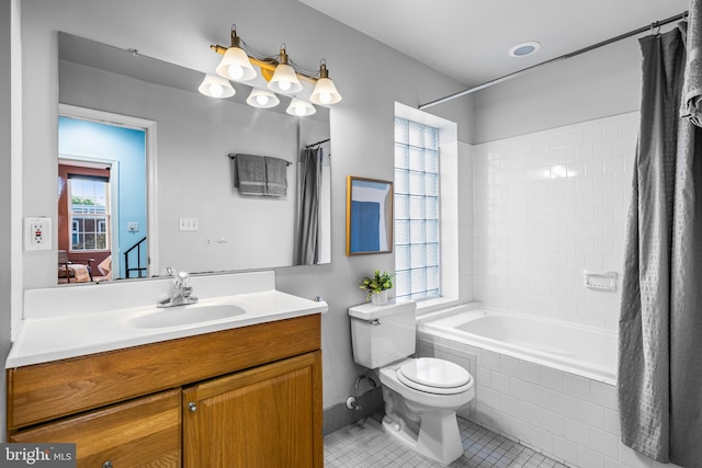 full bathroom featuring tile patterned flooring, a wealth of natural light, toilet, and shower / bathtub combination with curtain