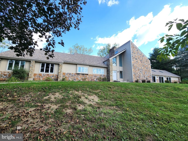 Listing photo 3 for 574 Scenic Dr, Bernville PA 19506