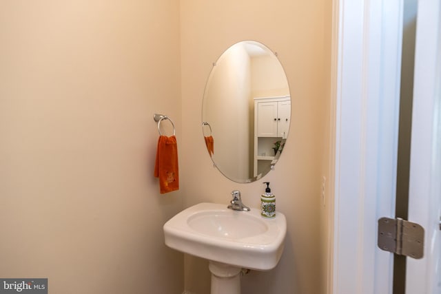 bathroom with sink