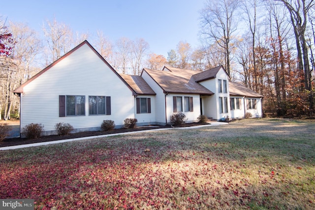 view of front of home with a front yard