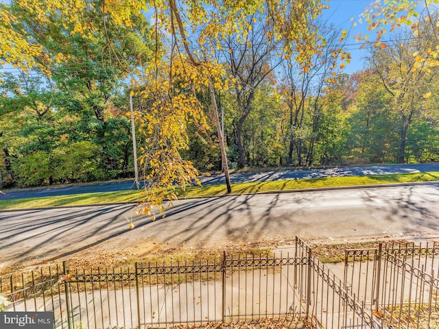 2592 Druid Park Dr, Baltimore, MD 21215 - view of yard