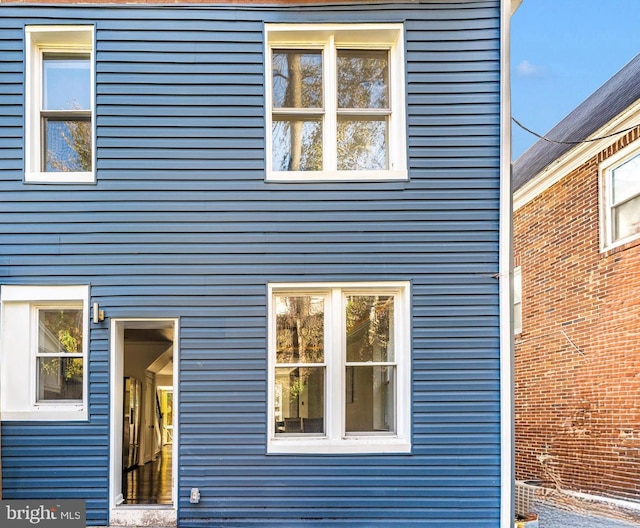 2592 Druid Park Dr, Baltimore, MD 21215 - view of side of home
