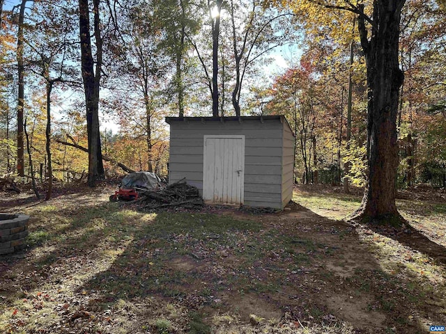 view of outbuilding