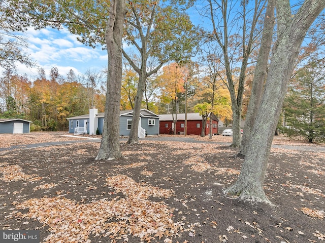 single story home featuring a garage