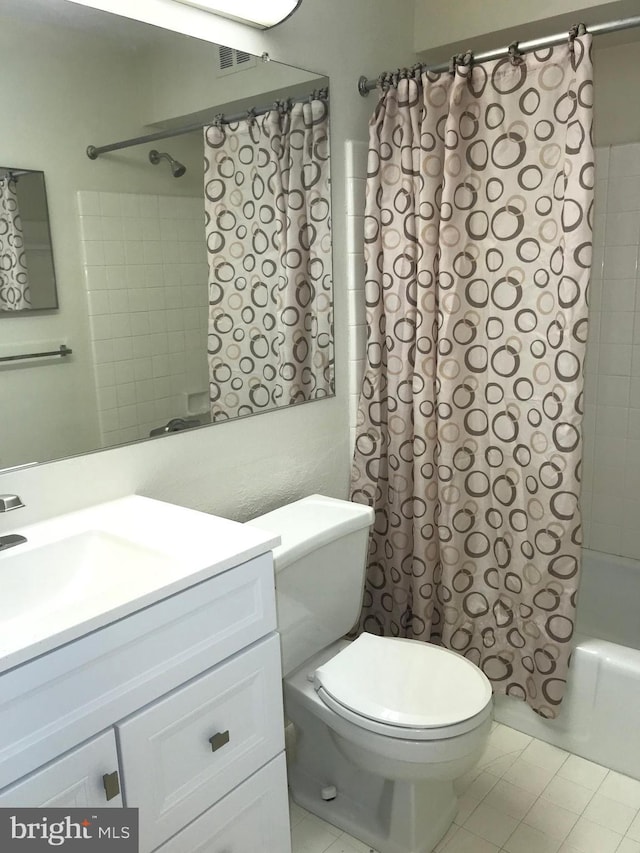 12 Dougherty Blvd Unit A5, Glen Mills, PA 19342 - full bath featuring toilet, shower / tub combo, and vanity