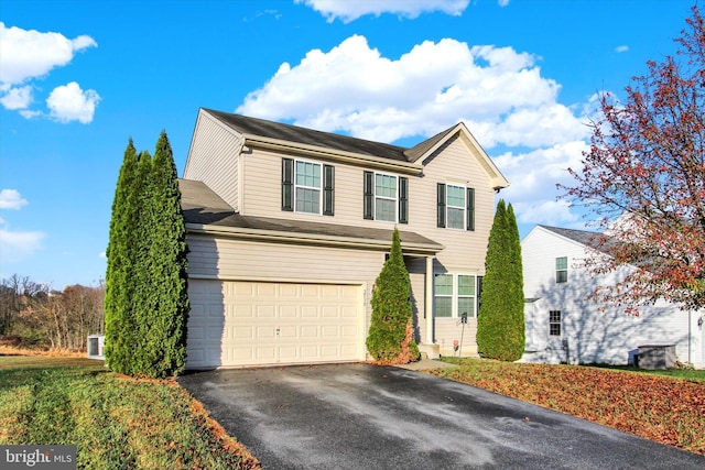 view of front property featuring a garage