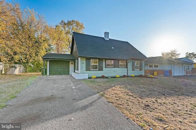 view of front facade featuring a garage