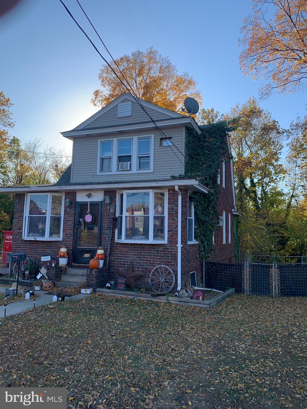 view of front of home with a front yard