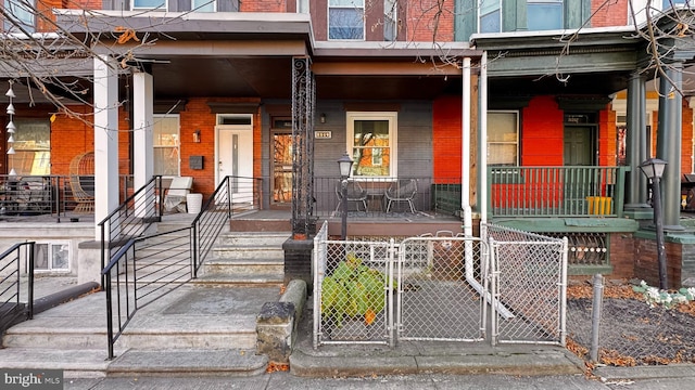 view of front of home featuring covered porch