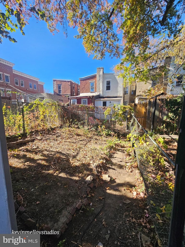 1005 N Spruce St, Wilmington, DE 19801 - view of yard with fence