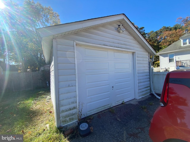 105 Pine St, Mount Holly, NJ 08060 - garage with fence
