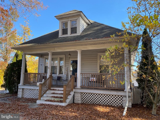 view of front of property featuring a porch