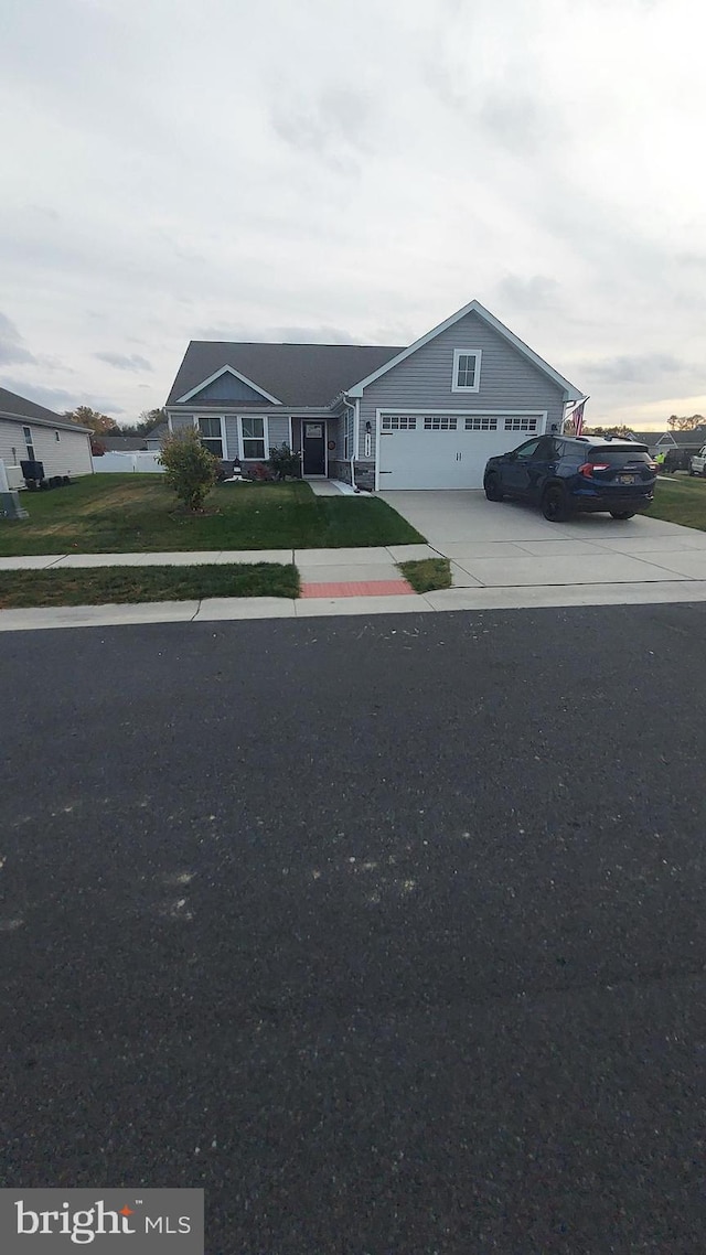 view of front facade featuring a garage