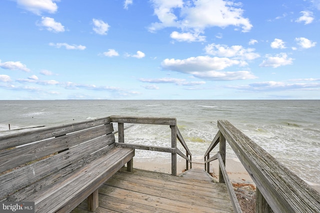 view of property's community featuring a water view