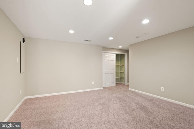 empty room featuring carpet