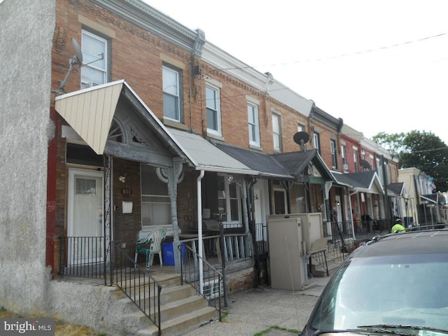 Listing photo 3 for 883 N 49th St, Philadelphia PA 19139