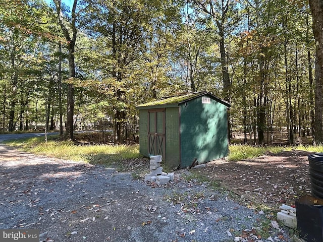 view of outbuilding