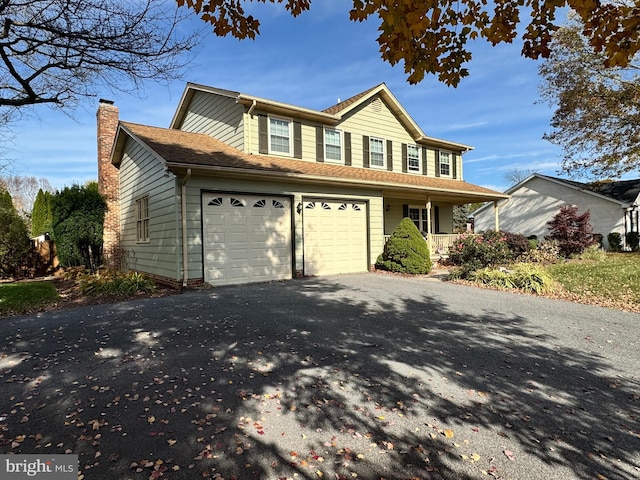 view of front property featuring a garage