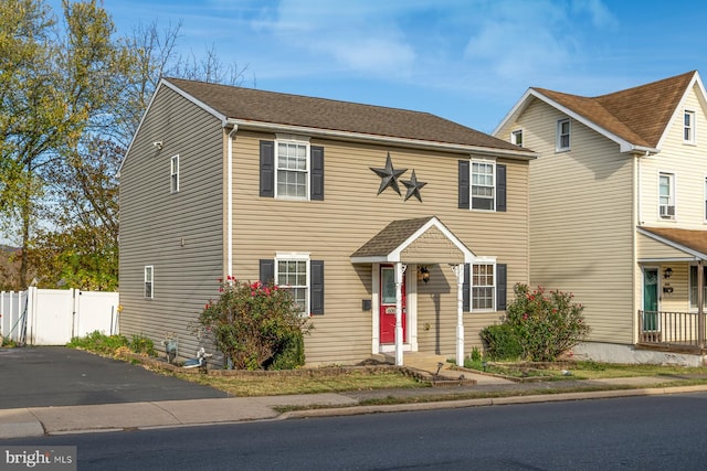 view of front of property