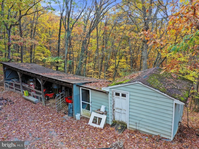 view of outdoor structure