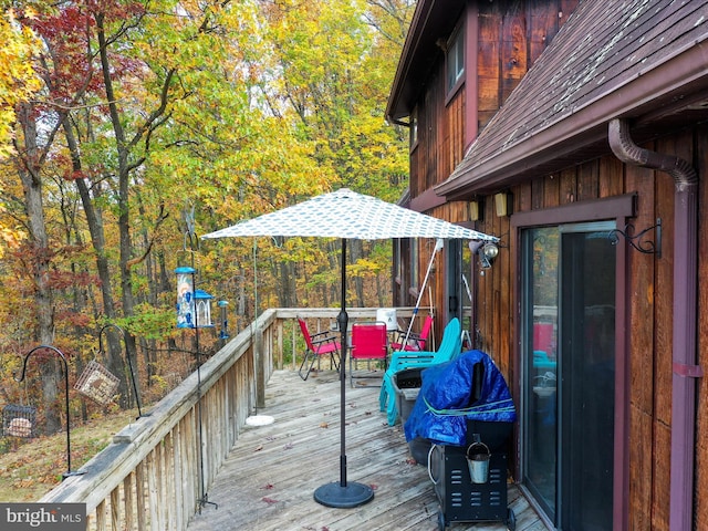 831 Stephens Ln, Fort Valley, VA 22652 - deck with outdoor dining space