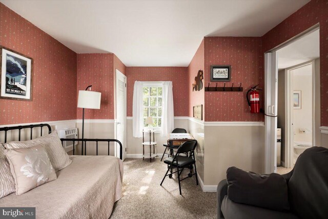 355 Orchard Dr, Mount Jackson, VA 22842 - carpeted bedroom with wallpapered walls