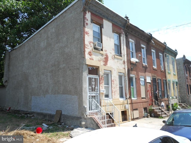 Listing photo 3 for 921 W Huntingdon St, Philadelphia PA 19133