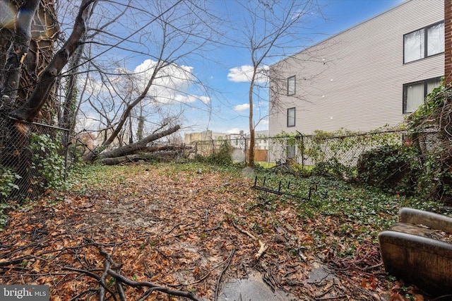 1612 N 54th St, Philadelphia, PA 19131 - view of yard with fence