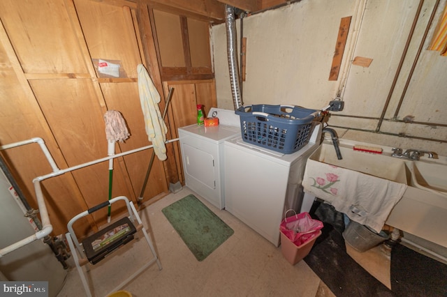 laundry area featuring washing machine and dryer