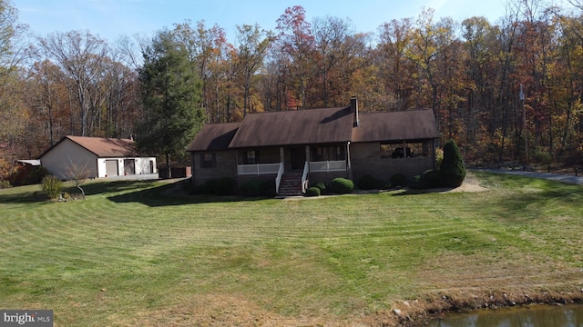 view of front of property with a front yard