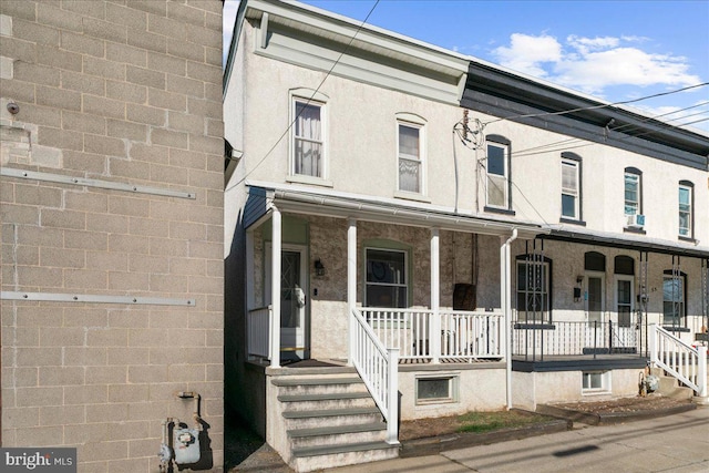 view of front of house featuring covered porch