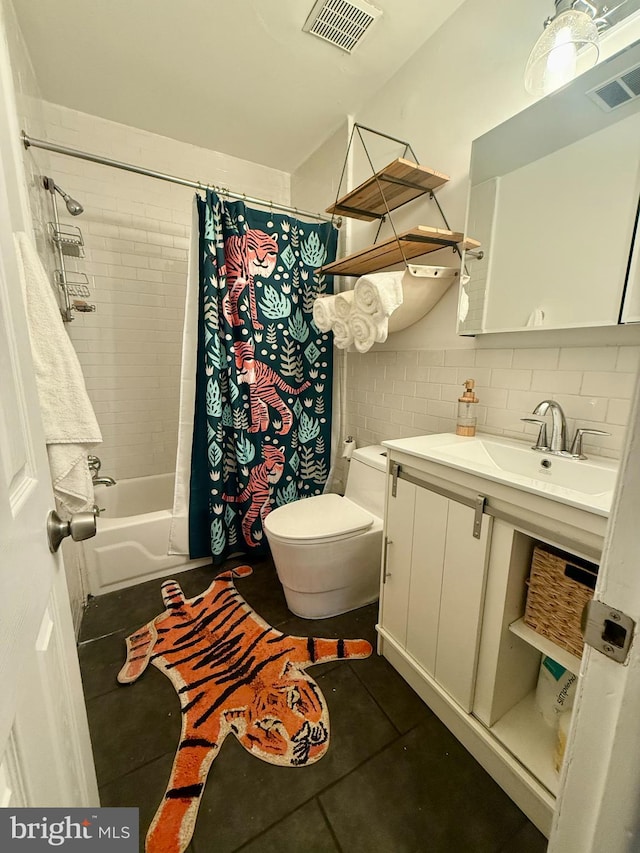 full bathroom with shower / bath combo, vanity, toilet, and tasteful backsplash