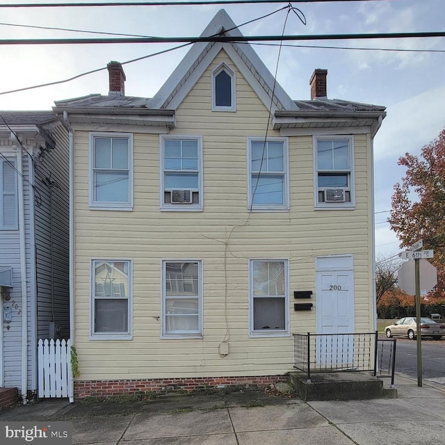 view of front of house