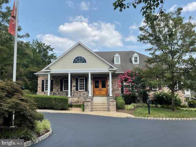 view of front of property featuring a porch