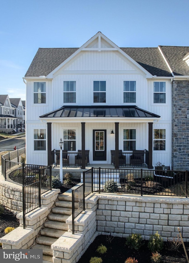 view of front facade featuring a porch