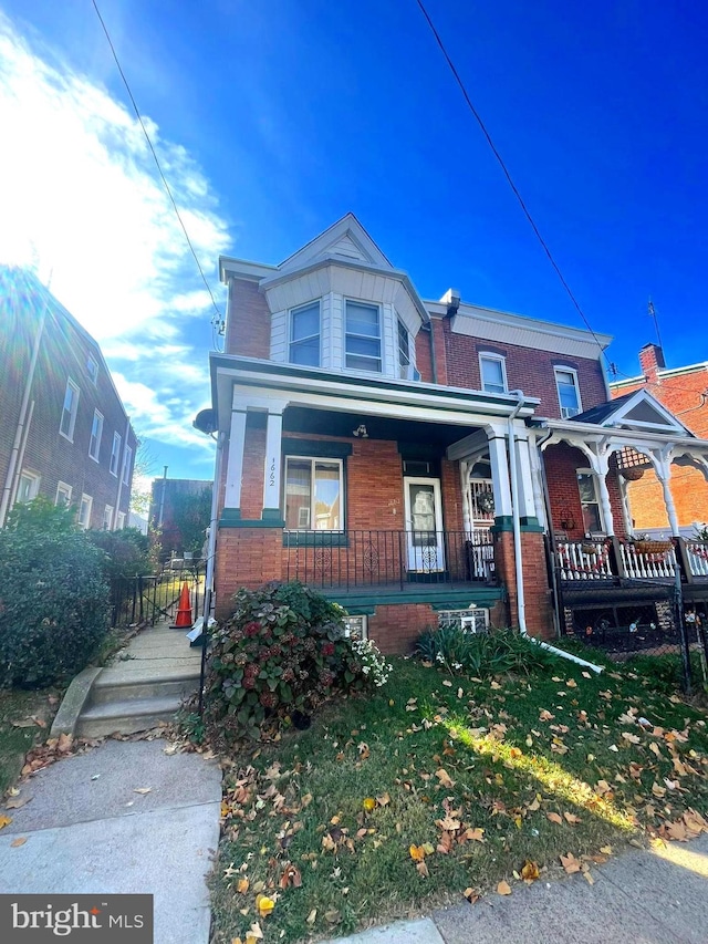 view of front of property with covered porch