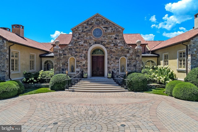 view of mediterranean / spanish home